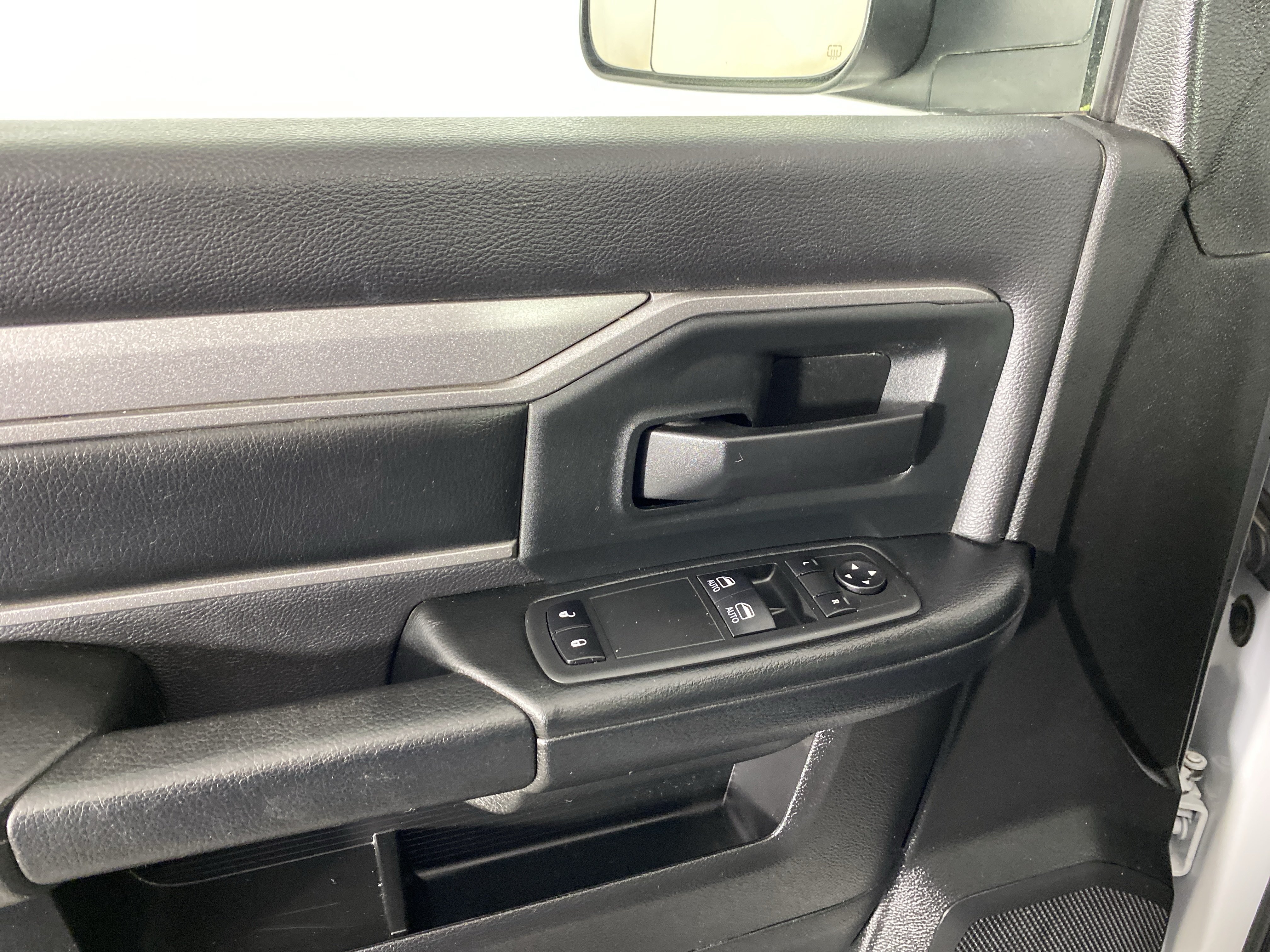 Used 2020 RAM 2500 Tradesman w/ Chrome Appearance Group AWD/4WD image 12