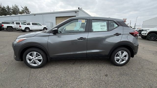 New 2025 Nissan Kicks Play S image 7