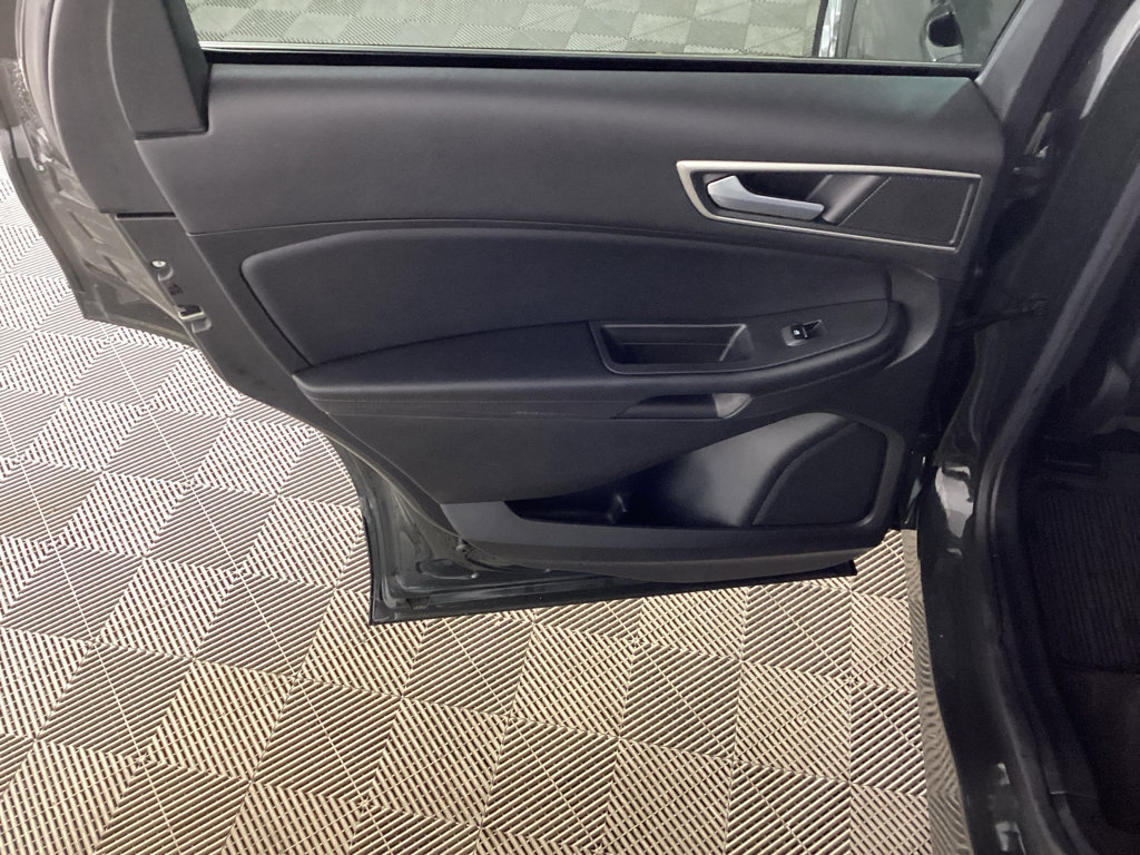 Used 2023 Ford Edge SEL w/ Convenience Package image 14