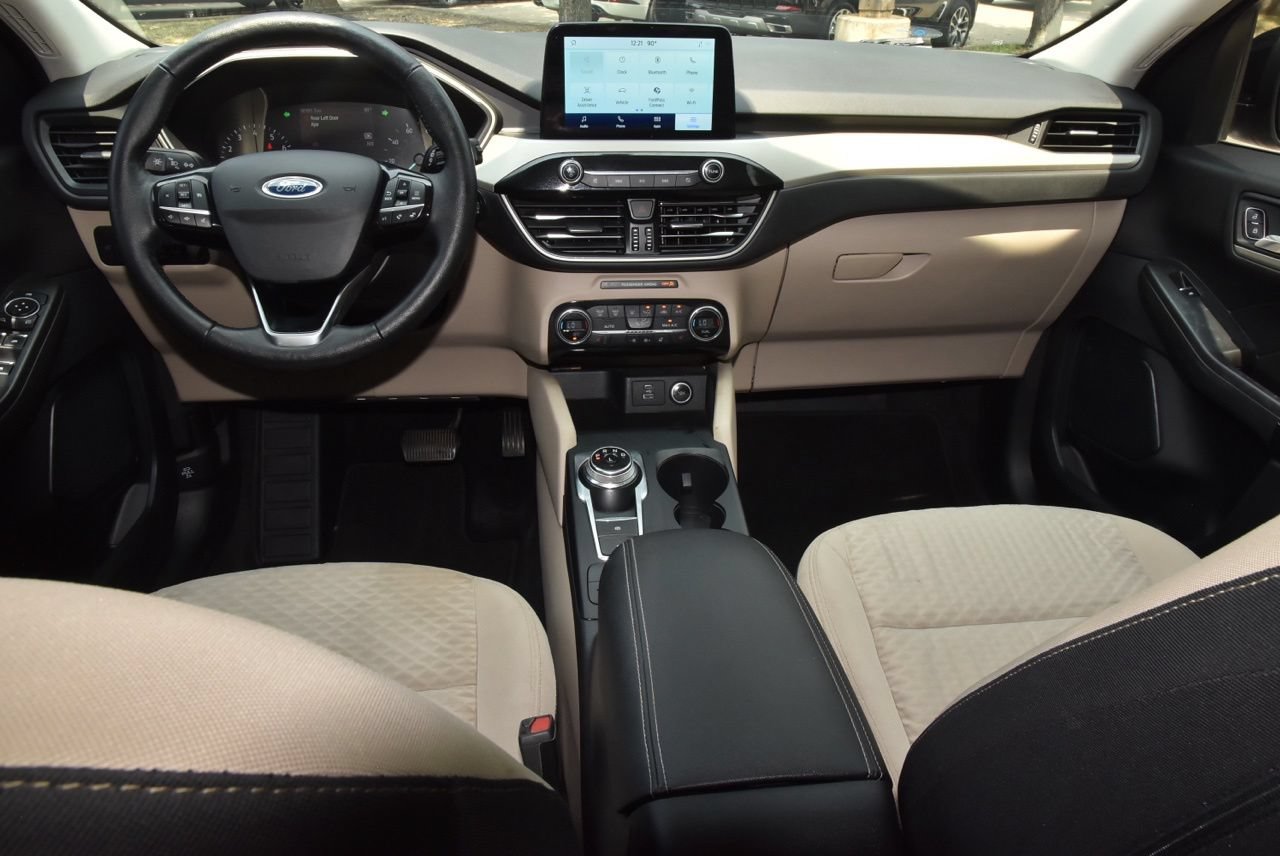 Used 2021 Ford Escape SE w/ SE Sport Appearance Package FWD image 16