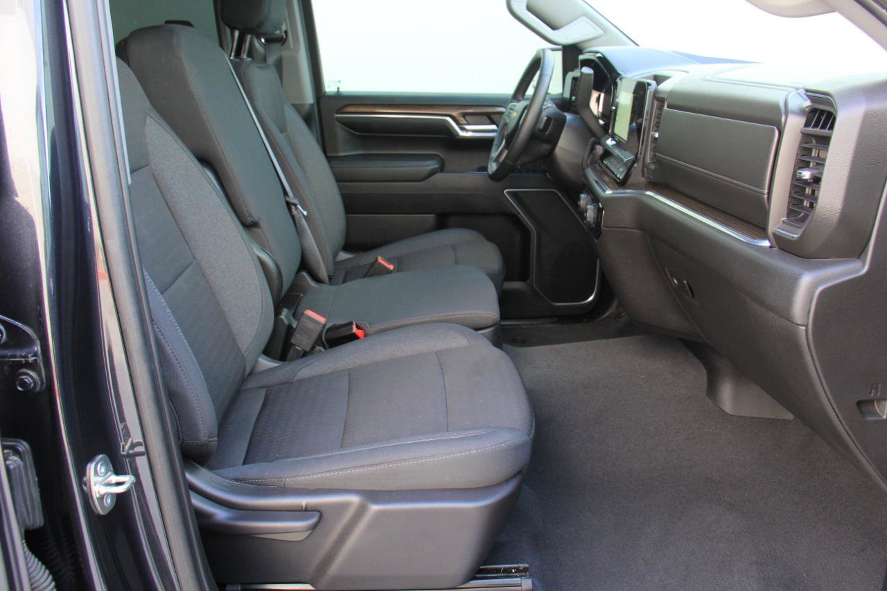 Used 2024 Chevrolet Silverado 1500 LT image 25