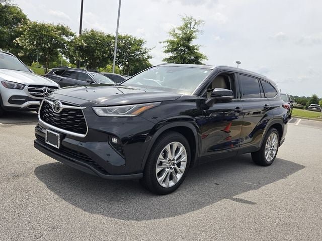 Used 2020 Toyota Highlander Limited FWD image 3