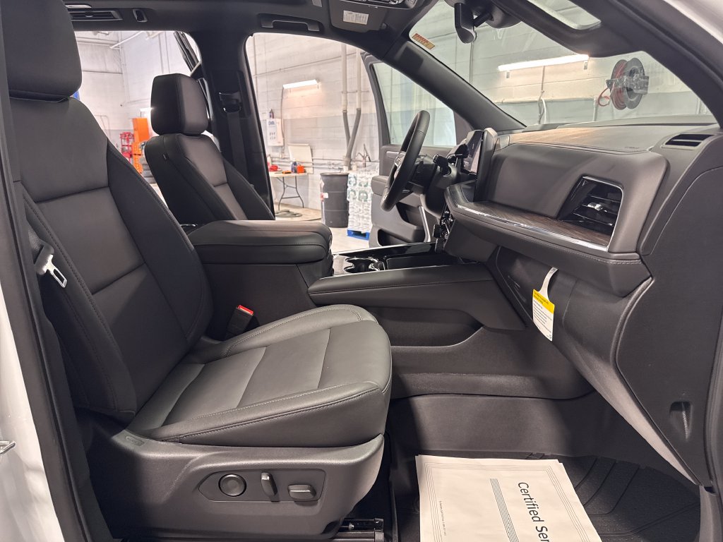 New 2026 Chevrolet Suburban Z71 w/ Comfort Package AWD/4WD image 34