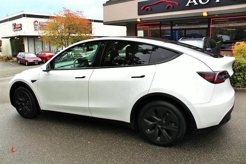 Used 2020 Tesla Model Y Long Range image 4