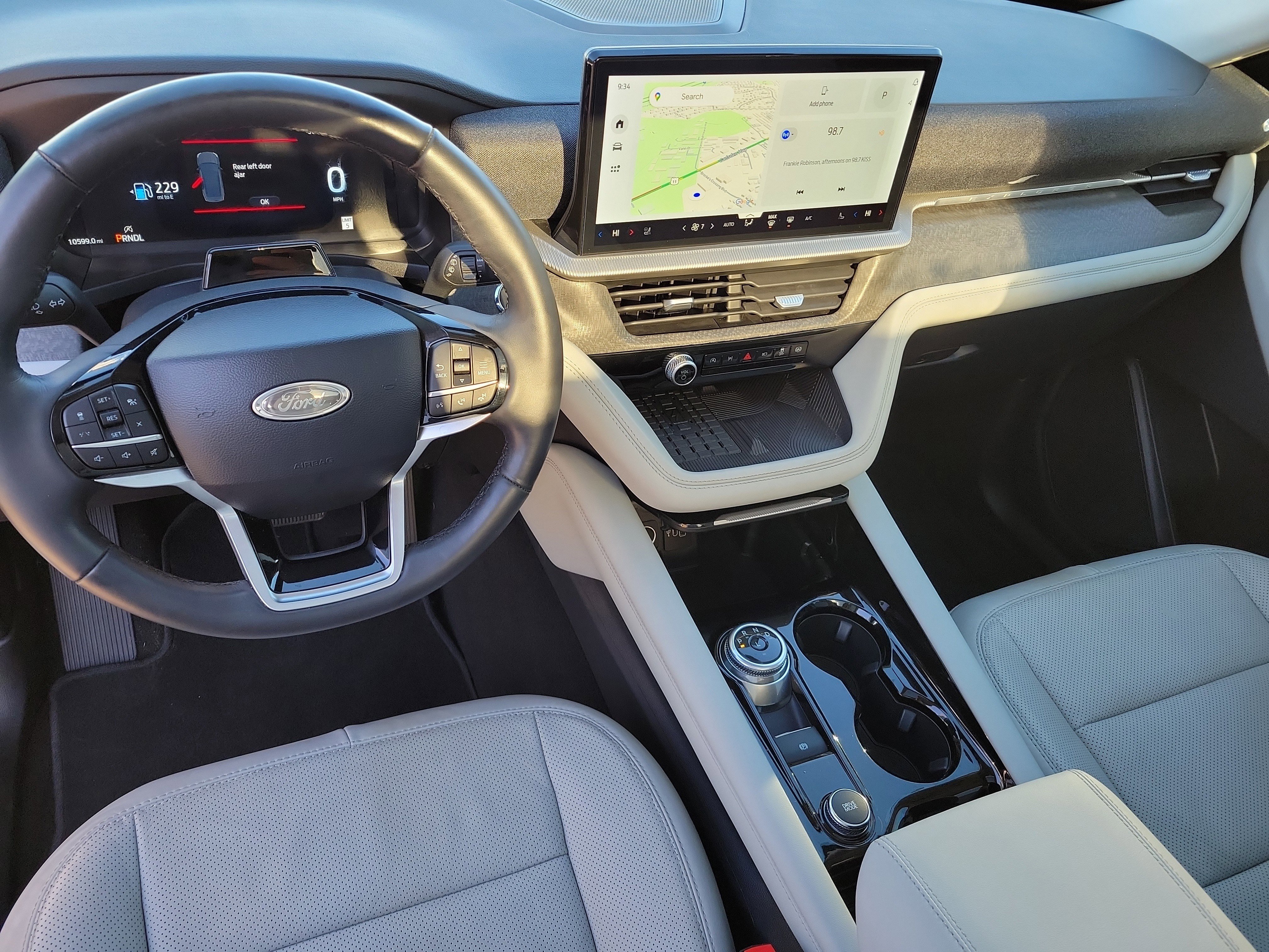 Used 2025 Ford Explorer Platinum w/ Ultimate Package image 8