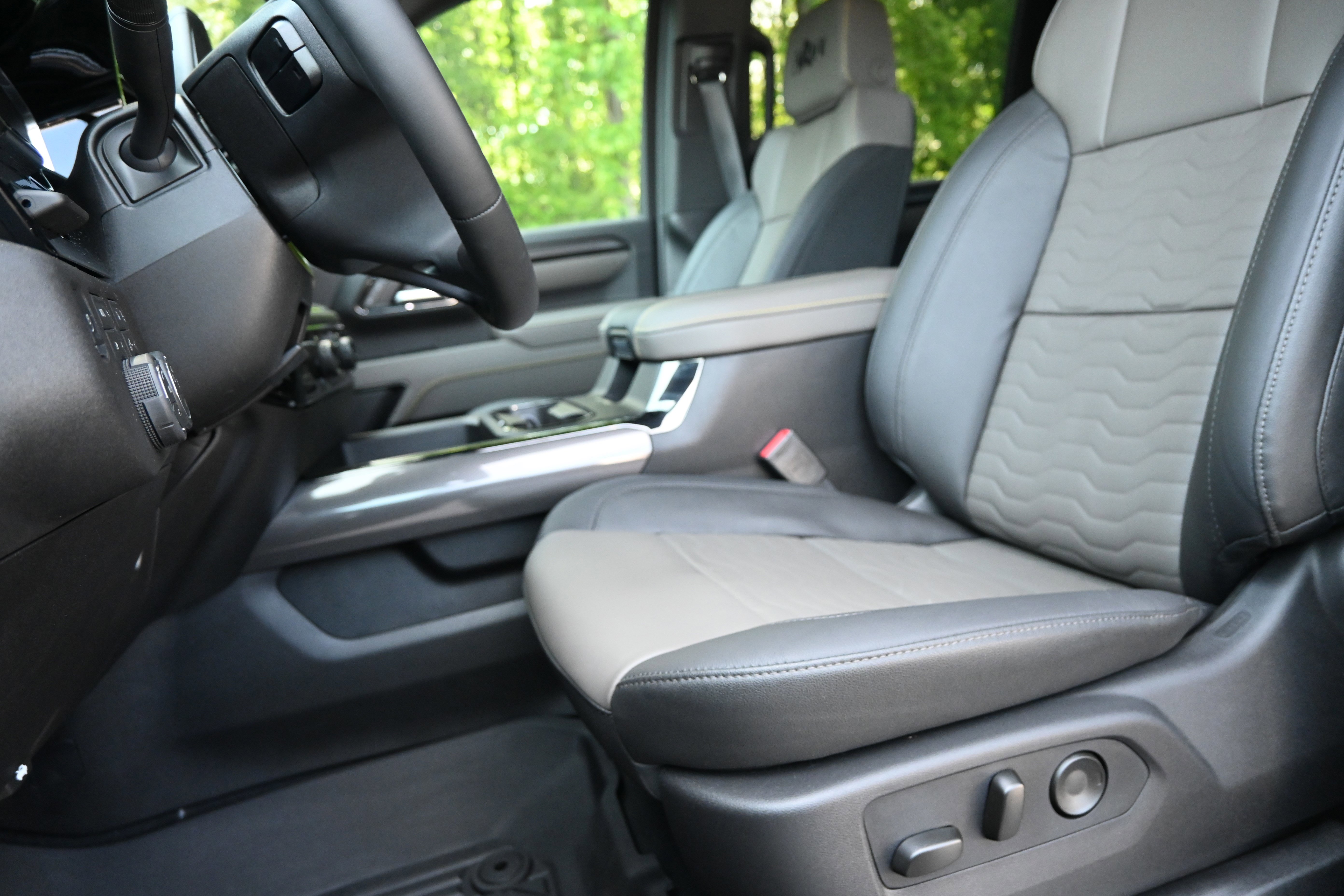 Used 2026 Chevrolet Silverado 2500 ZR2 w/ ZR2 Bison Edition AWD/4WD image 16