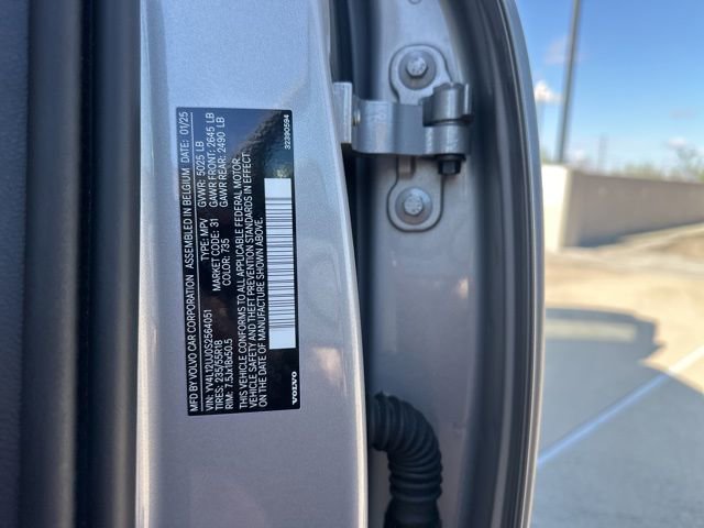 Certified 2025 Volvo XC40 B5 Core image 33