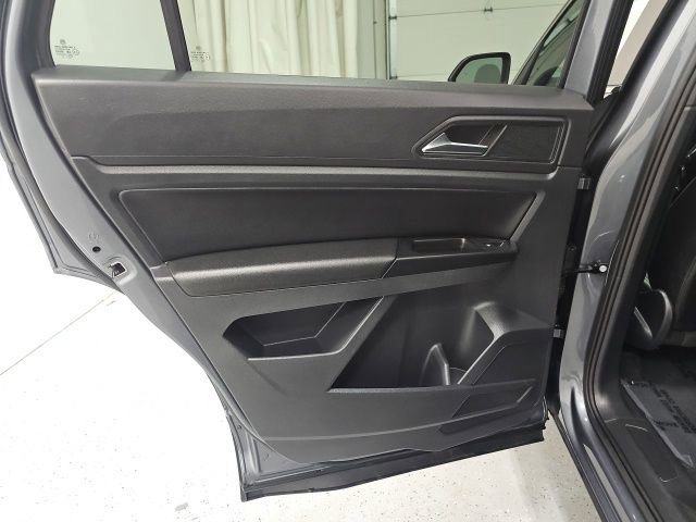 Used 2020 Volkswagen Atlas Cross Sport SEL AWD/4WD image 29