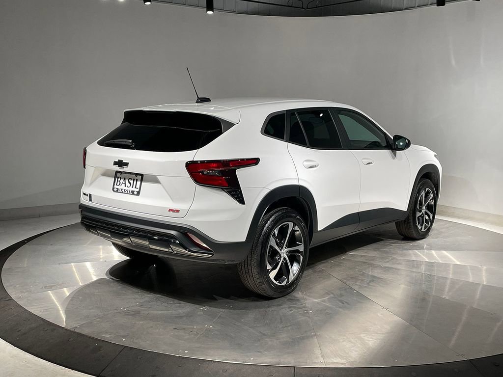 Used 2024 Chevrolet Trax RS w/ Driver Confidence Package image 11