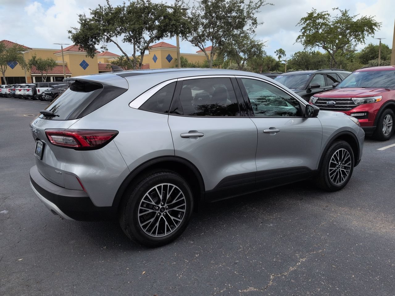 Certified 2023 Ford Escape Active AWD/4WD image 4