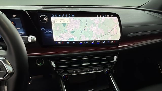 Used 2025 Chevrolet Traverse Z71 w/ Enhanced Driving Package image 26