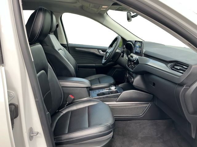 Used 2022 Ford Escape Titanium image 17