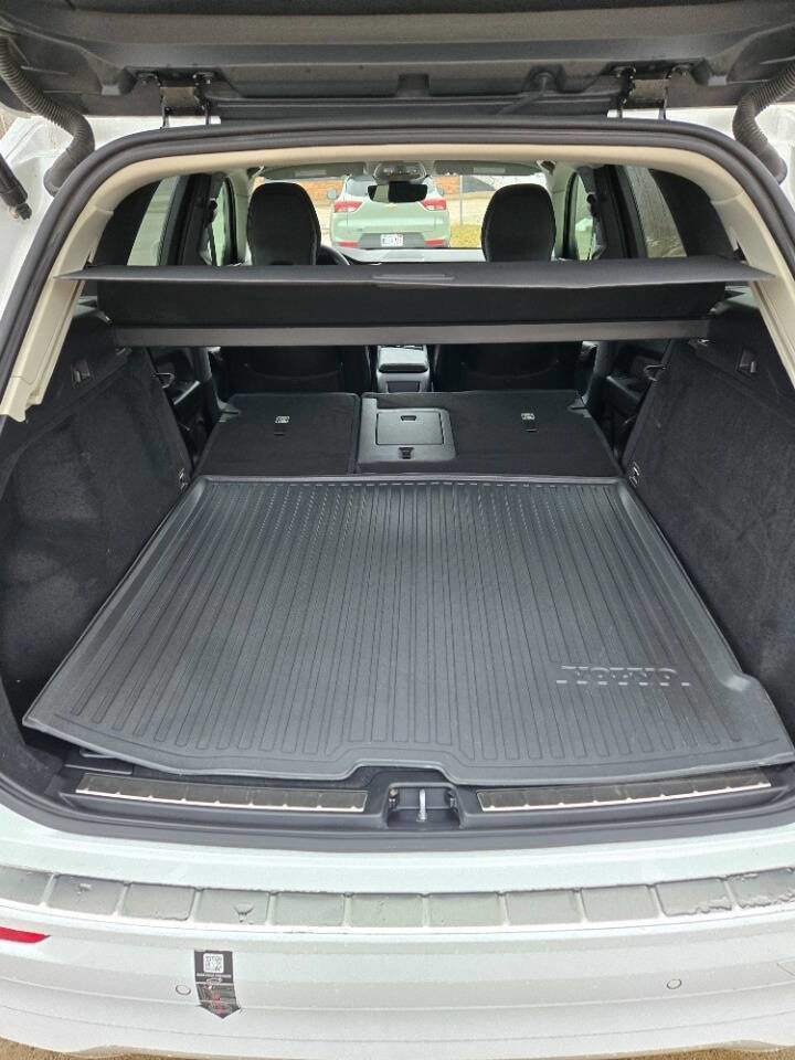 Used 2023 Volvo XC60 B5 Core image 20