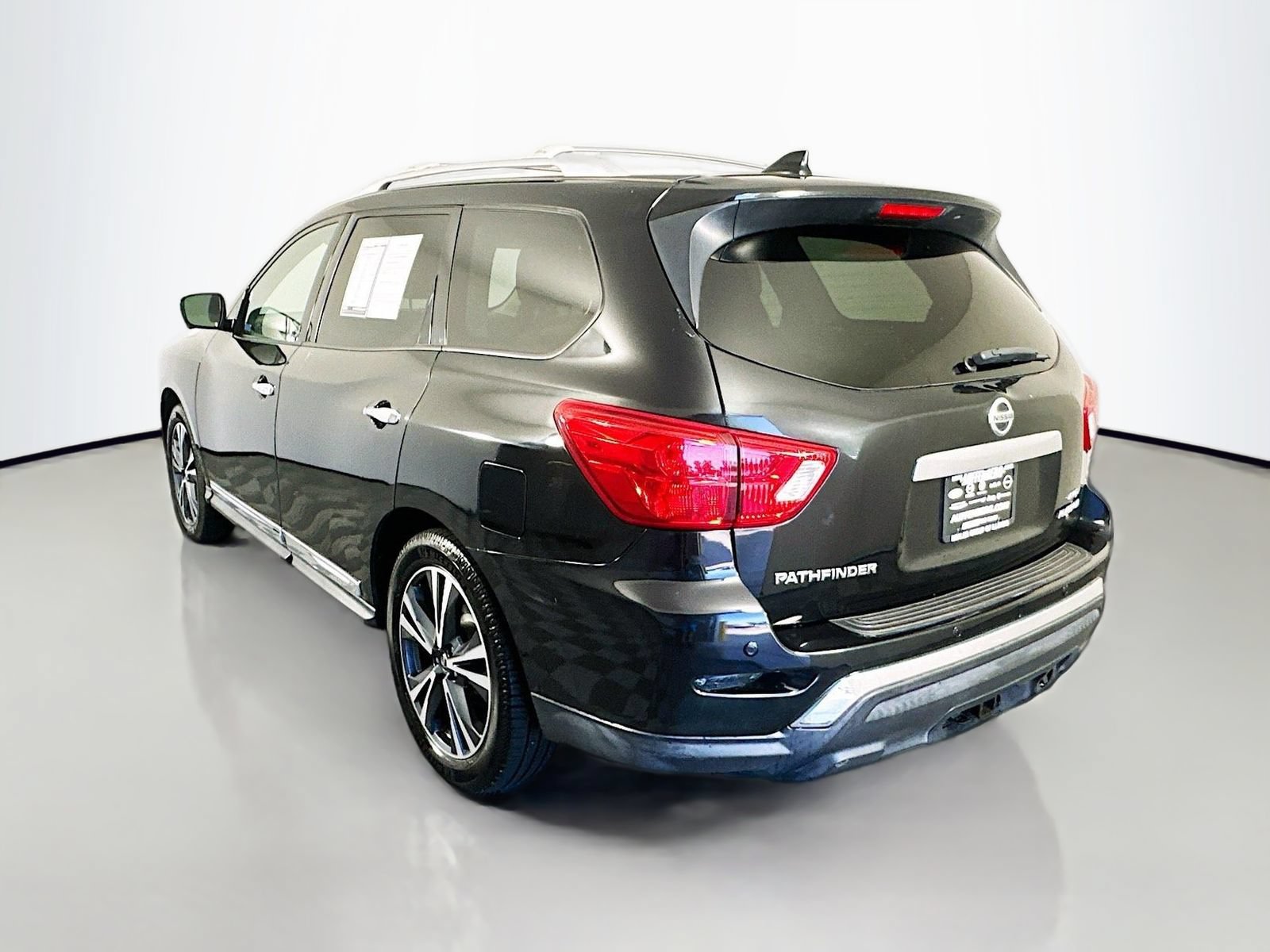 Used 2020 Nissan Pathfinder Platinum AWD/4WD image 5
