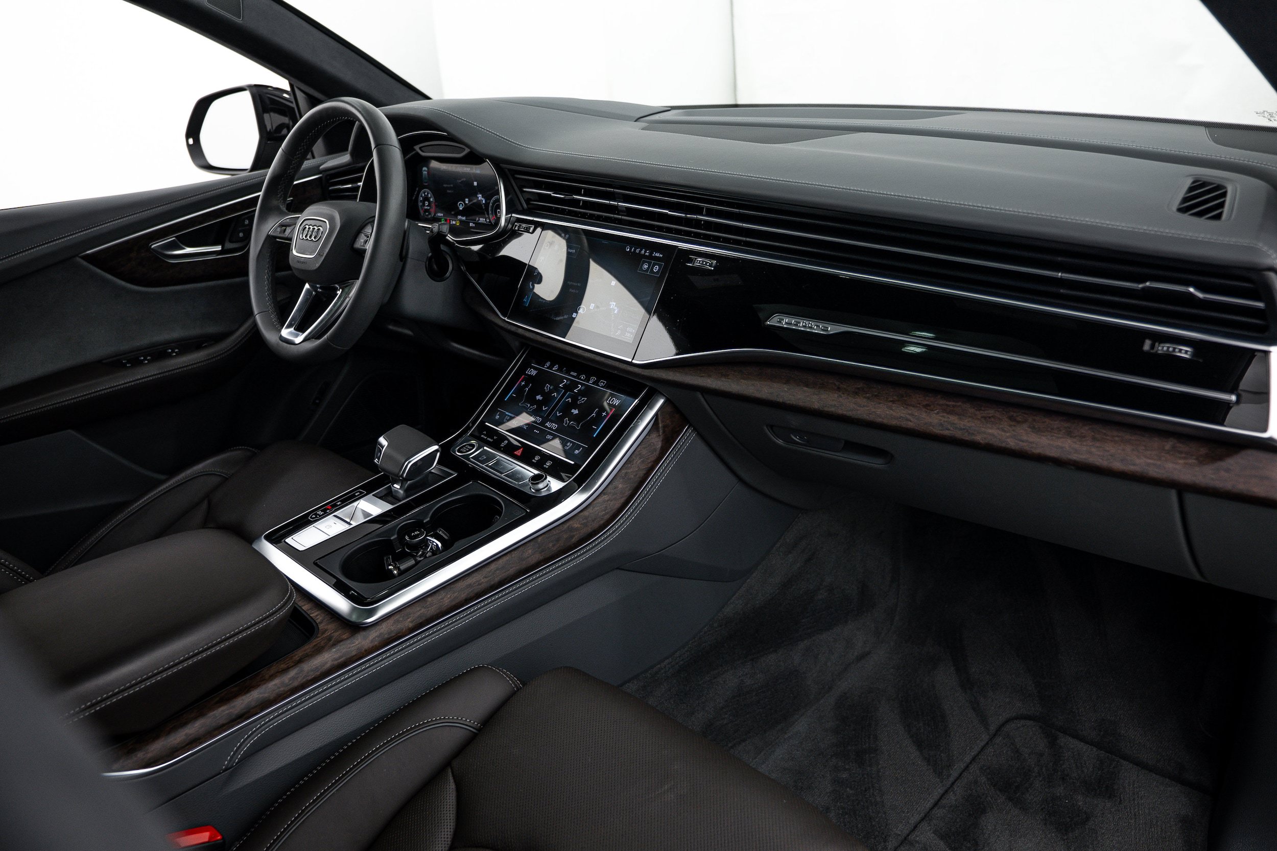 Certified 2024 Audi Q8 Prestige w/ Prestige Package AWD/4WD image 9
