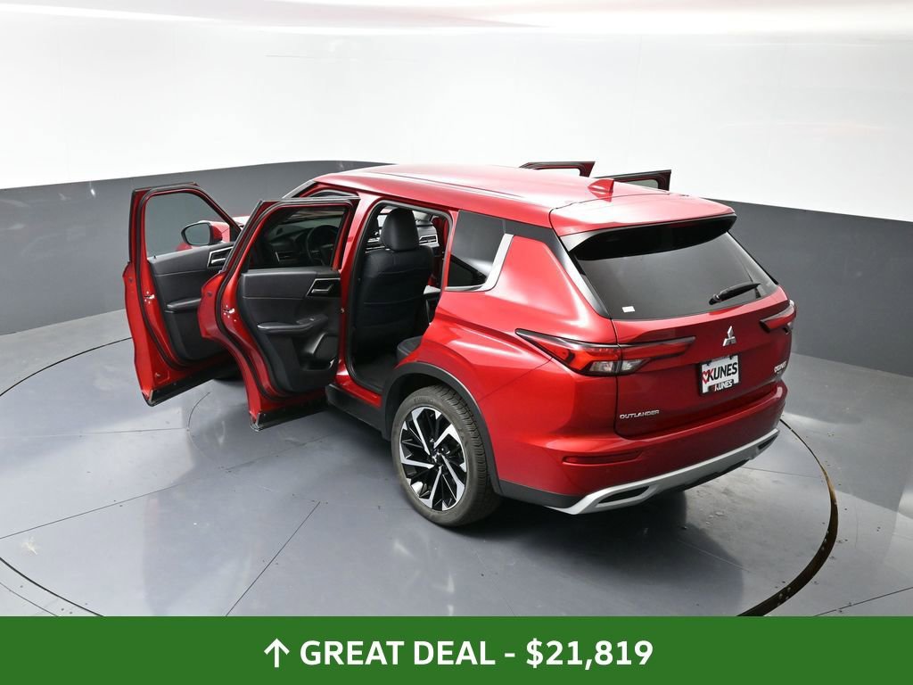 Used 2024 Mitsubishi Outlander SE image 62