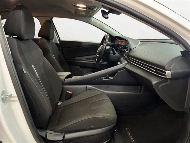 Used 2021 Hyundai Elantra SEL w/ Convenience Package image 19
