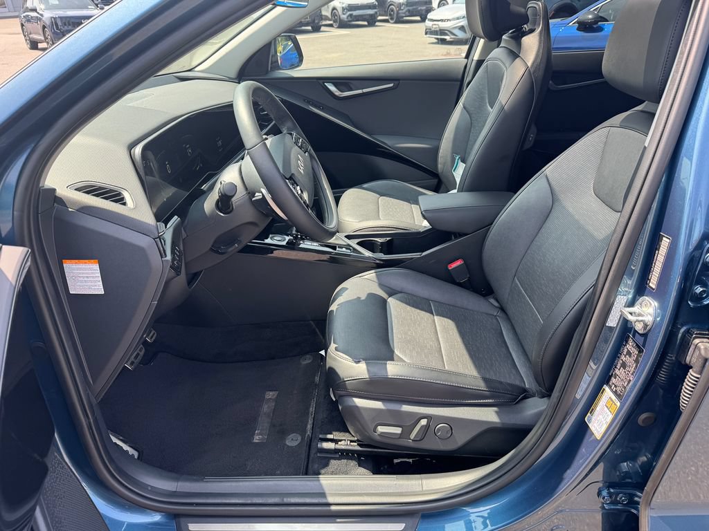 Used 2023 Kia Niro SX Touring FWD image 26