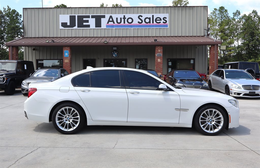 Used 2015 BMW 750i RWD image 8