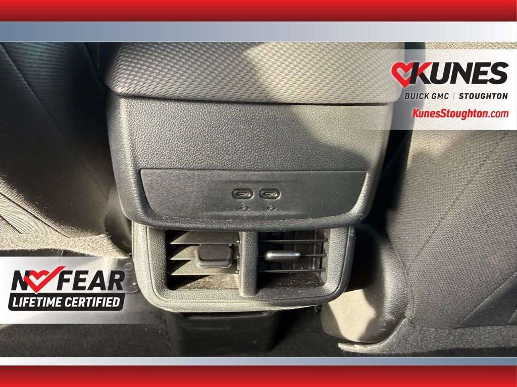 Used 2025 Chevrolet Equinox LT image 24