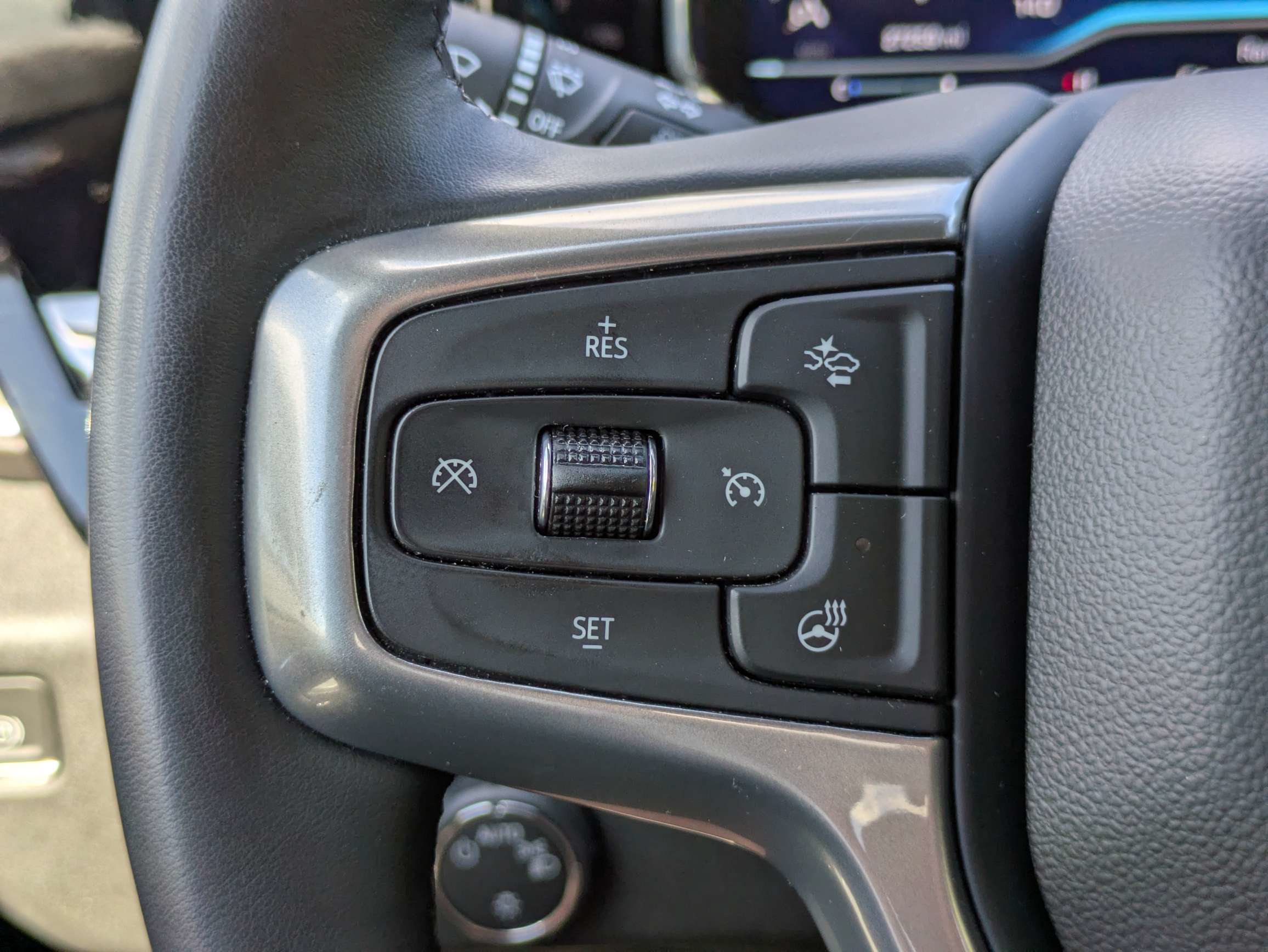 Used 2023 Chevrolet Silverado 1500 LT AWD/4WD image 24