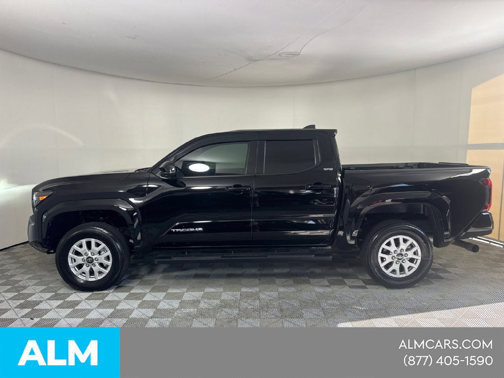Used 2025 Toyota Tacoma SR5 AWD/4WD image 10