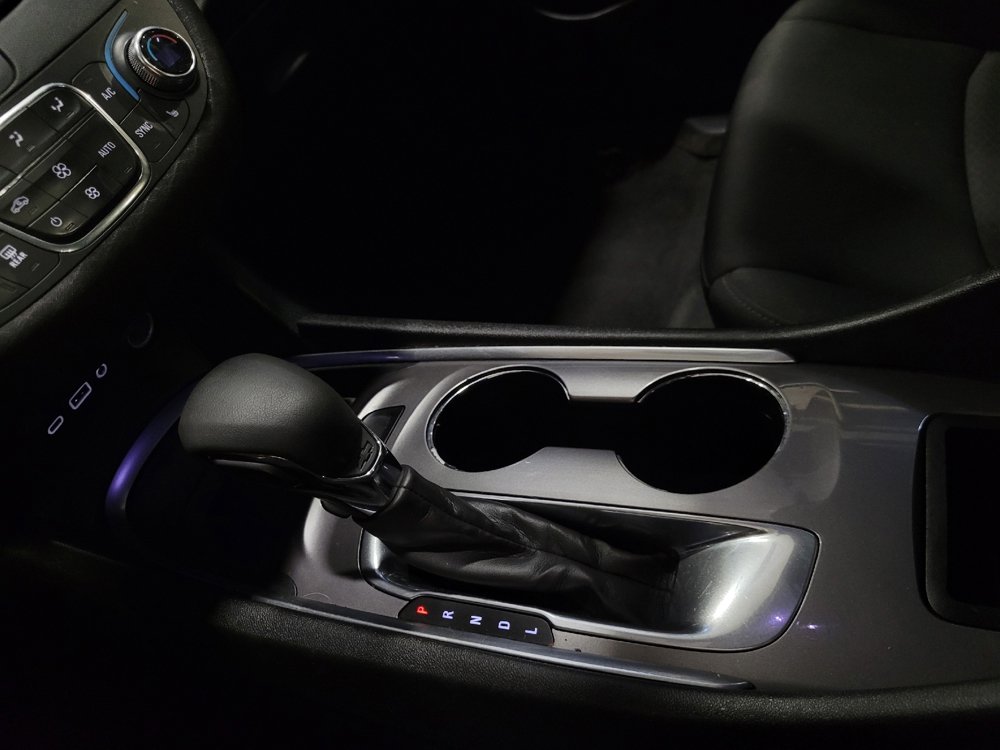 Used 2021 Chevrolet Malibu LT image 26