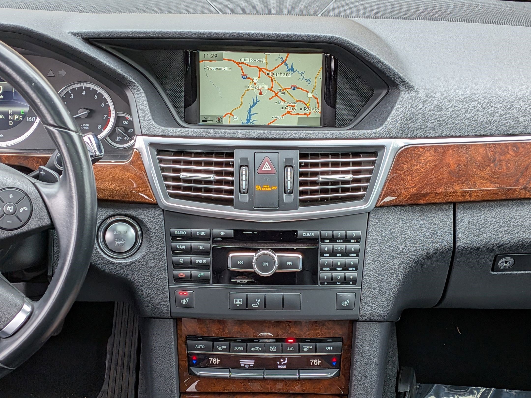 Used 2013 Mercedes-Benz E 350 4MATIC Sedan image 33