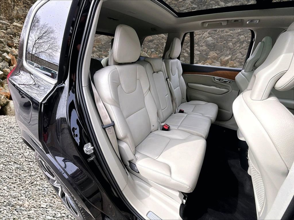 Used 2021 Volvo XC90 T6 Momentum w/ Protection Package Premier AWD/4WD image 24