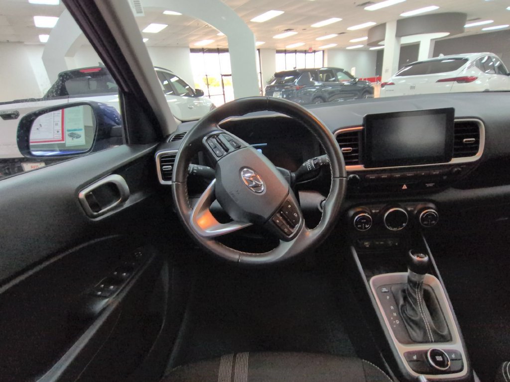 Used 2026 Hyundai Venue SEL FWD image 20