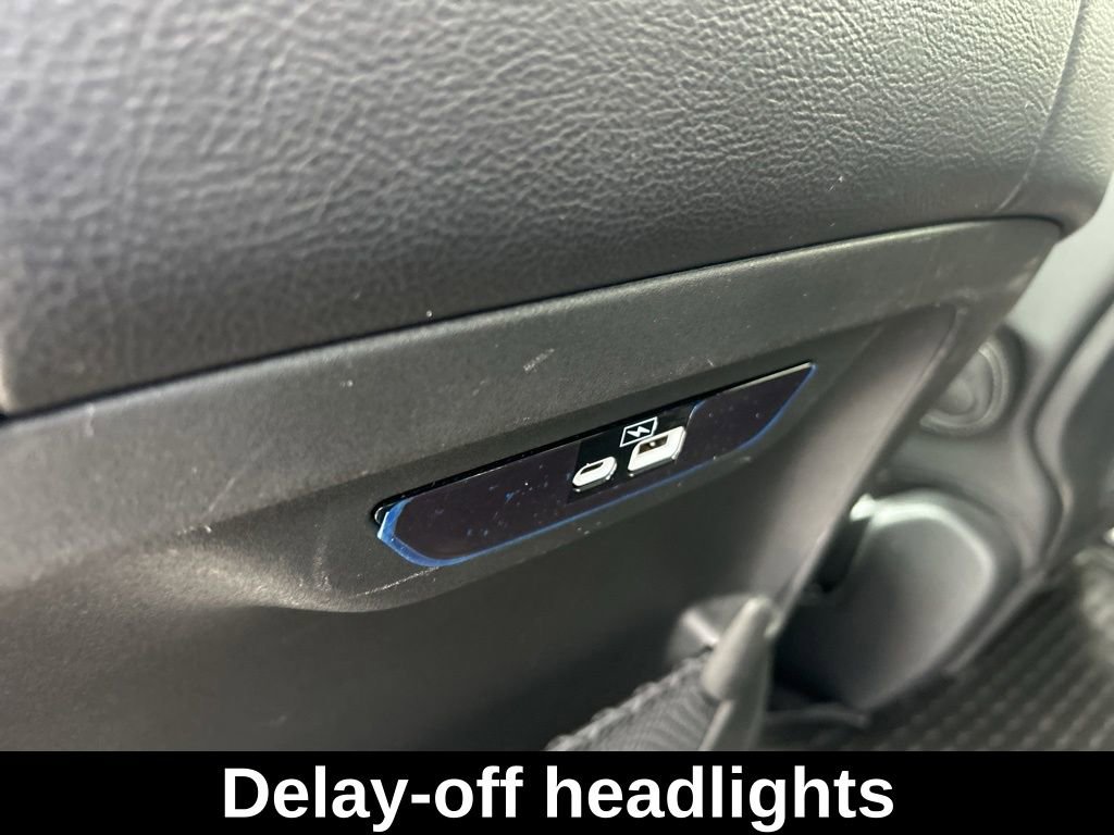 Used 2022 Chrysler Pacifica Touring-L FWD image 30