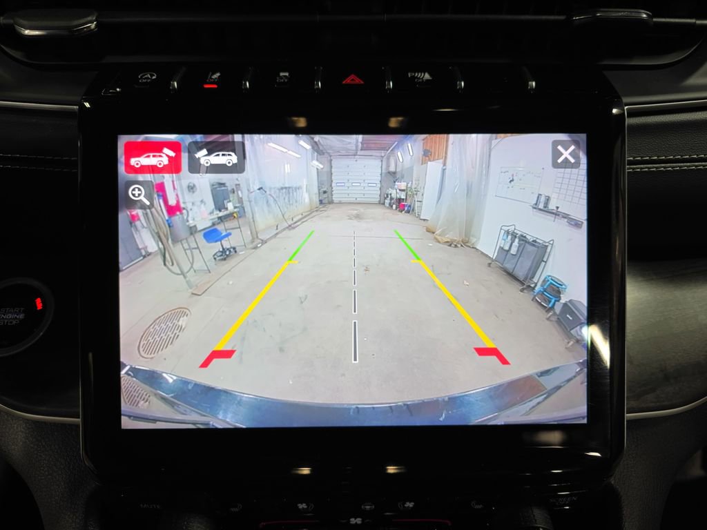 Used 2024 Jeep Grand Cherokee L Limited w/ Luxury Tech Group II image 27