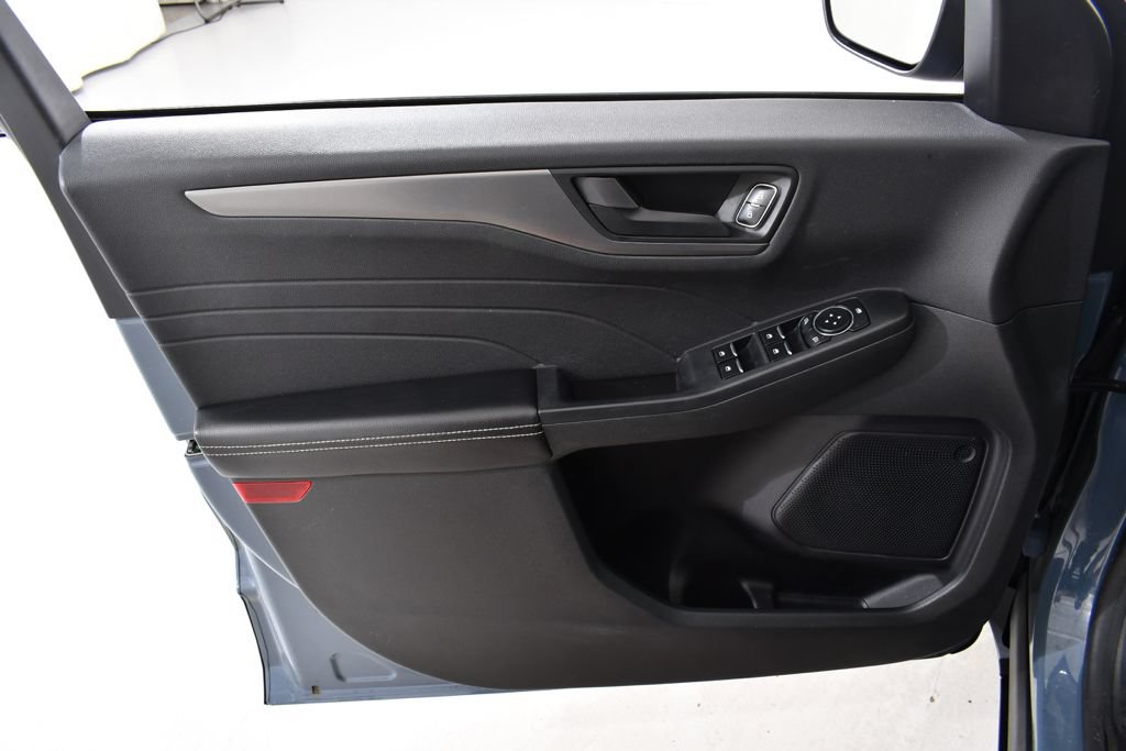 Used 2023 Ford Escape Active AWD/4WD image 25