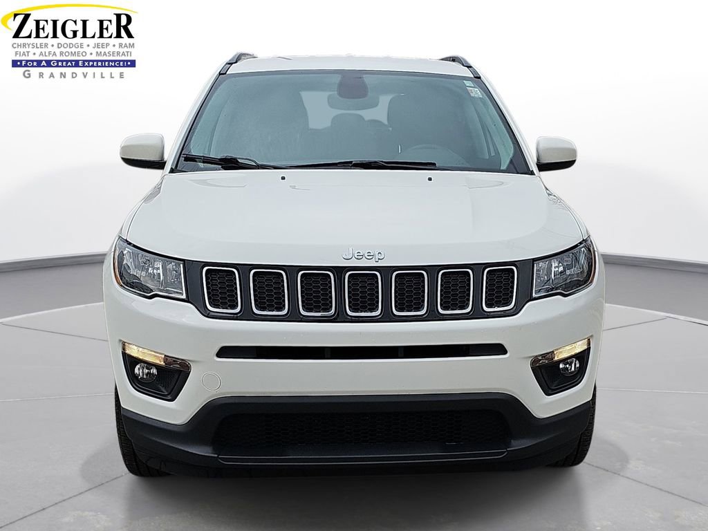 Used 2018 Jeep Compass Latitude w/ Cold Weather Group image 2