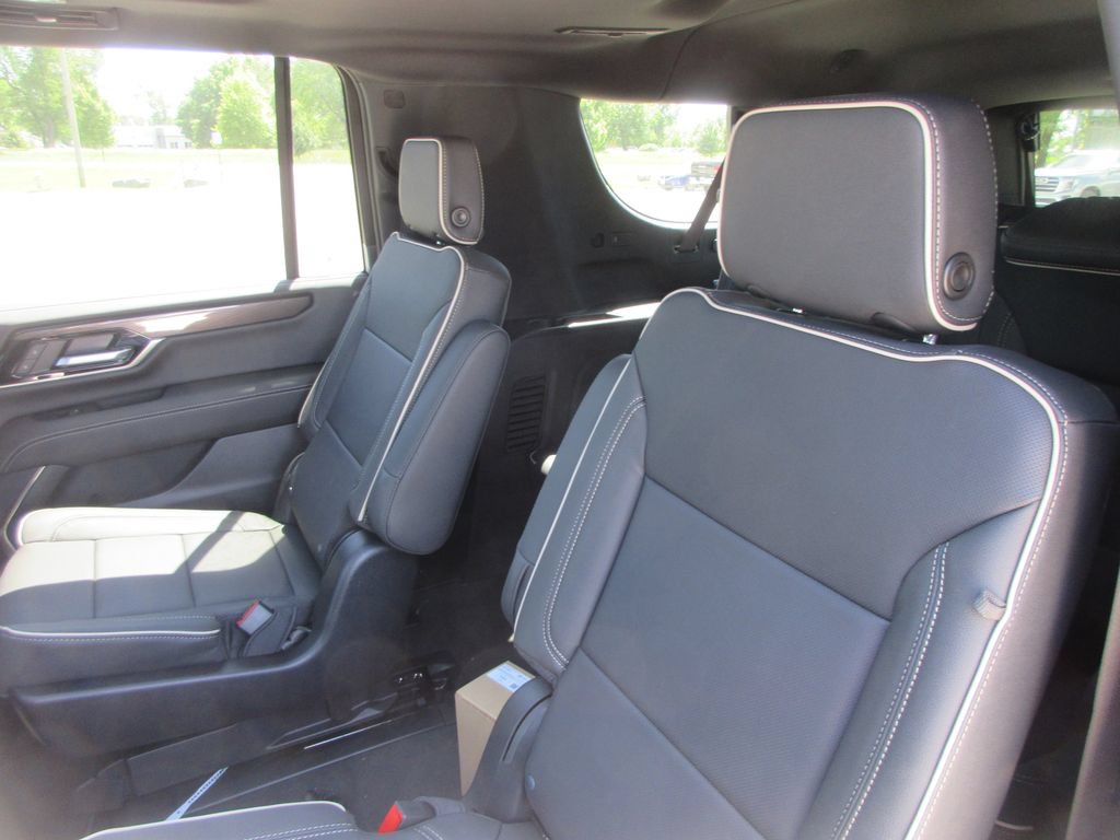 New 2026 GMC Yukon XL Elevation w/ Elevation Premium Package AWD/4WD image 13