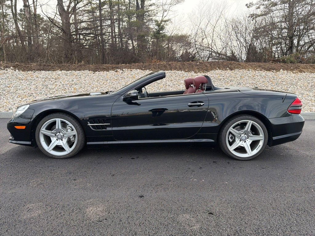 Used 2011 Mercedes-Benz SL 550 image 4