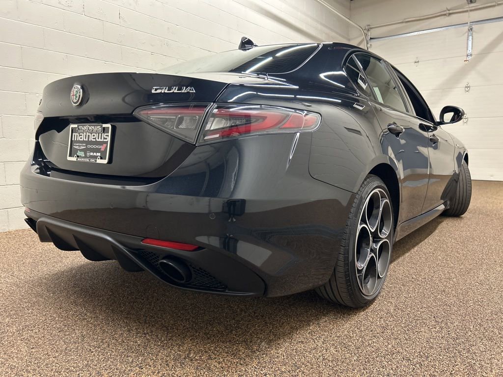 Used 2024 Alfa Romeo Giulia Veloce image 2