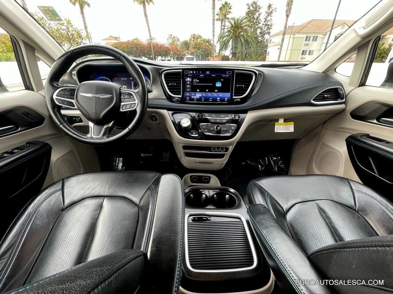 Used 2021 Chrysler Pacifica Touring-L image 39