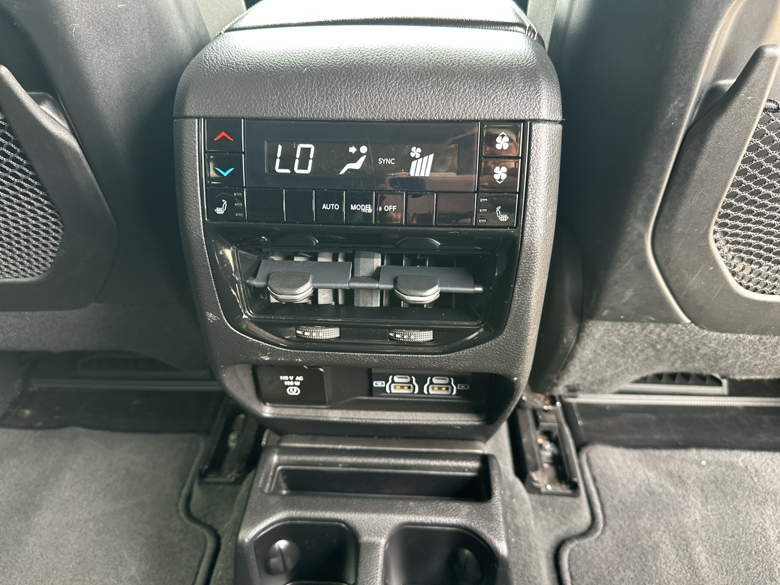Used 2022 Jeep Grand Cherokee L Limited AWD/4WD image 34