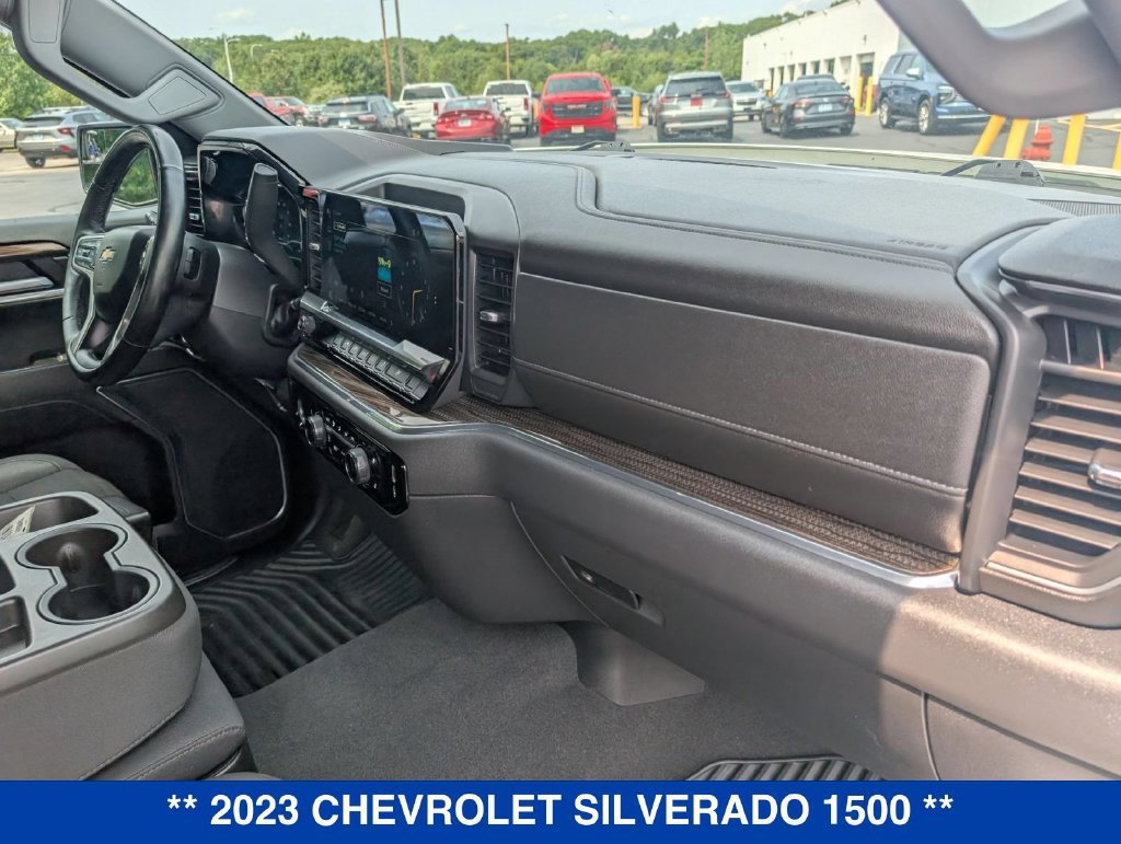 Used 2023 Chevrolet Silverado 1500 LT AWD/4WD image 30