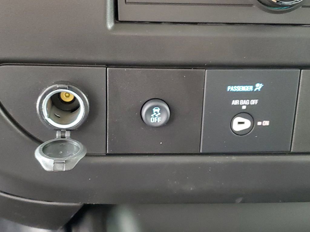 New 2026 Chevrolet Express 2500 w/ Driver Convenience Package RWD image 19