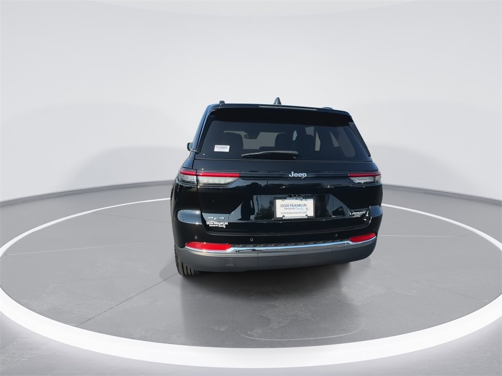 Used 2023 Jeep Grand Cherokee Laredo image 7