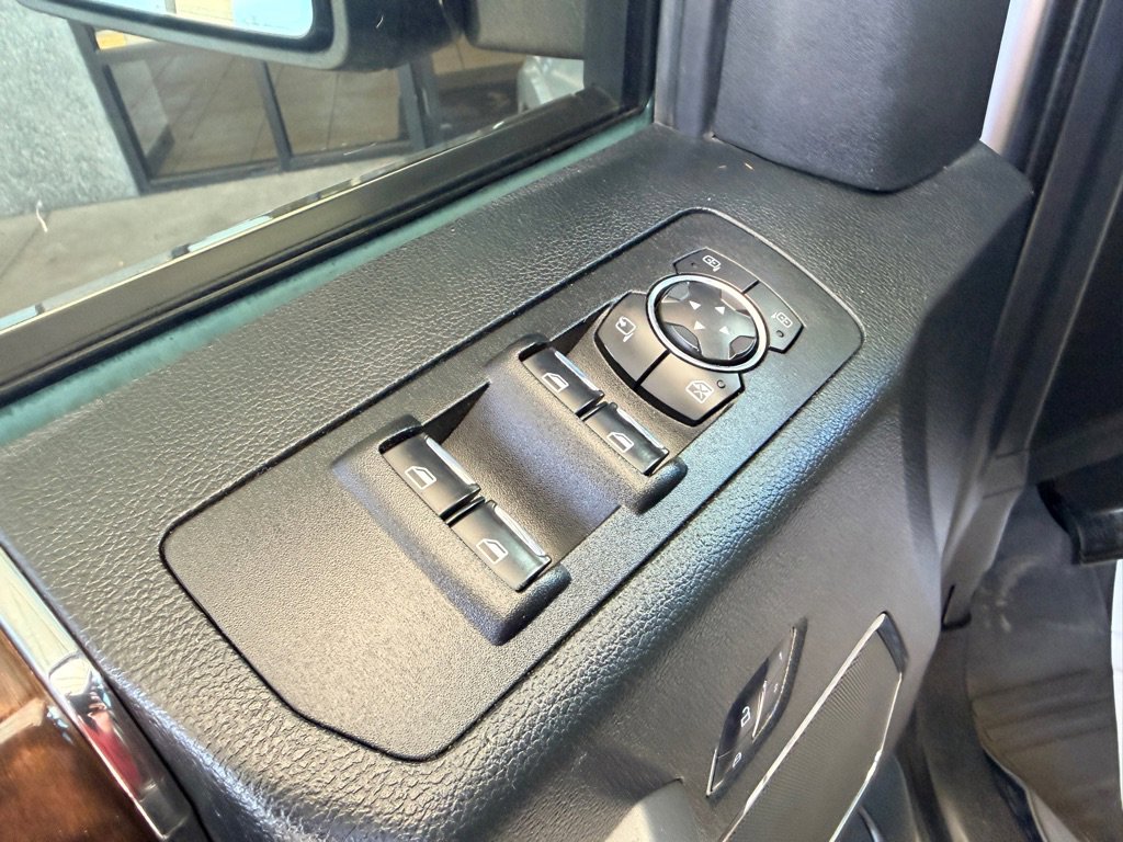 Used 2016 Ford F150 Platinum w/ Equipment Group 701A Luxury image 5