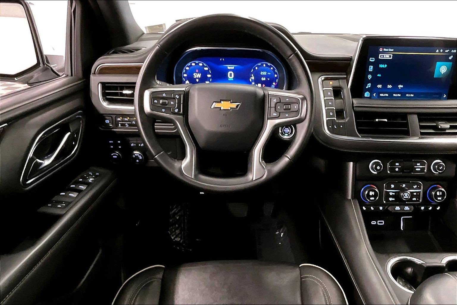 Used 2023 Chevrolet Suburban Premier AWD/4WD image 6