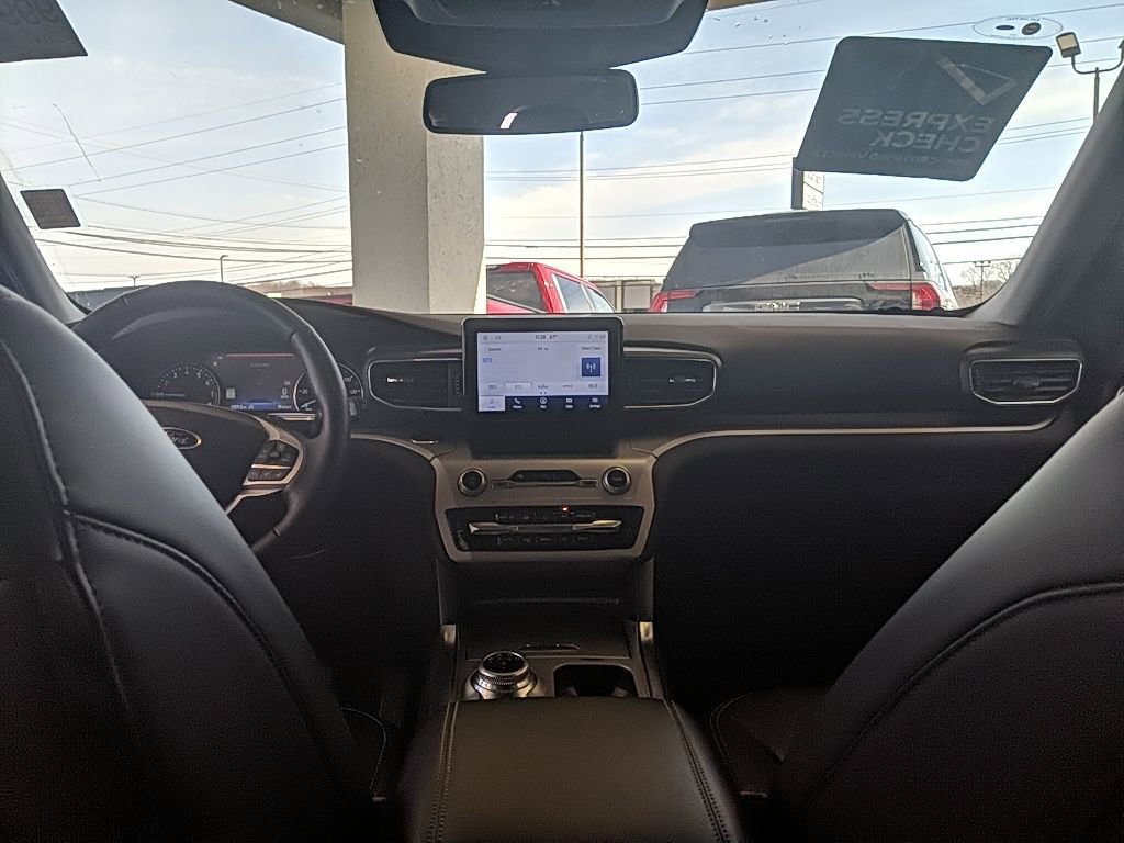 Used 2023 Ford Explorer XLT w/ Equipment Group 202A image 17