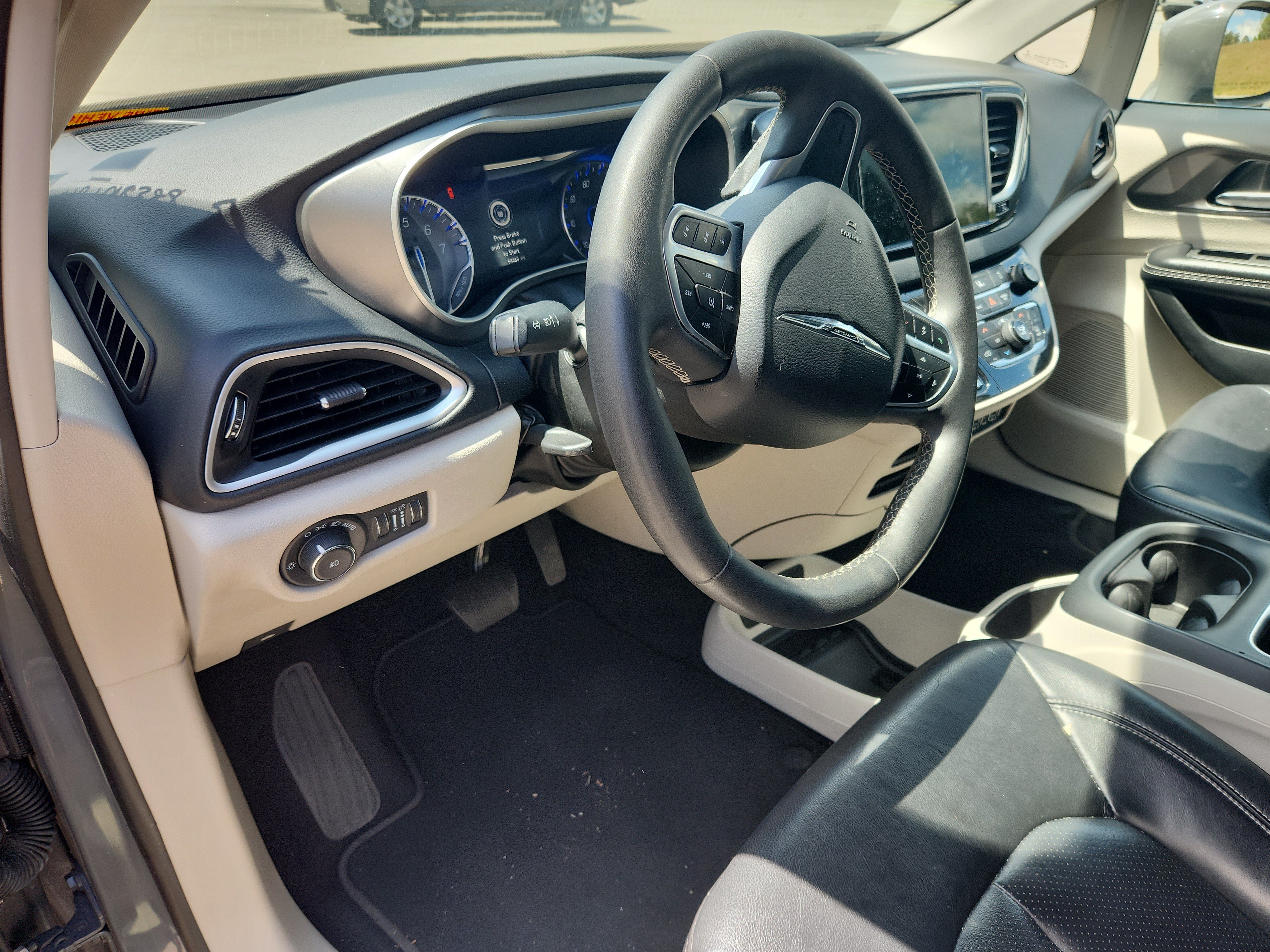 Used 2022 Chrysler Pacifica Touring-L FWD image 15