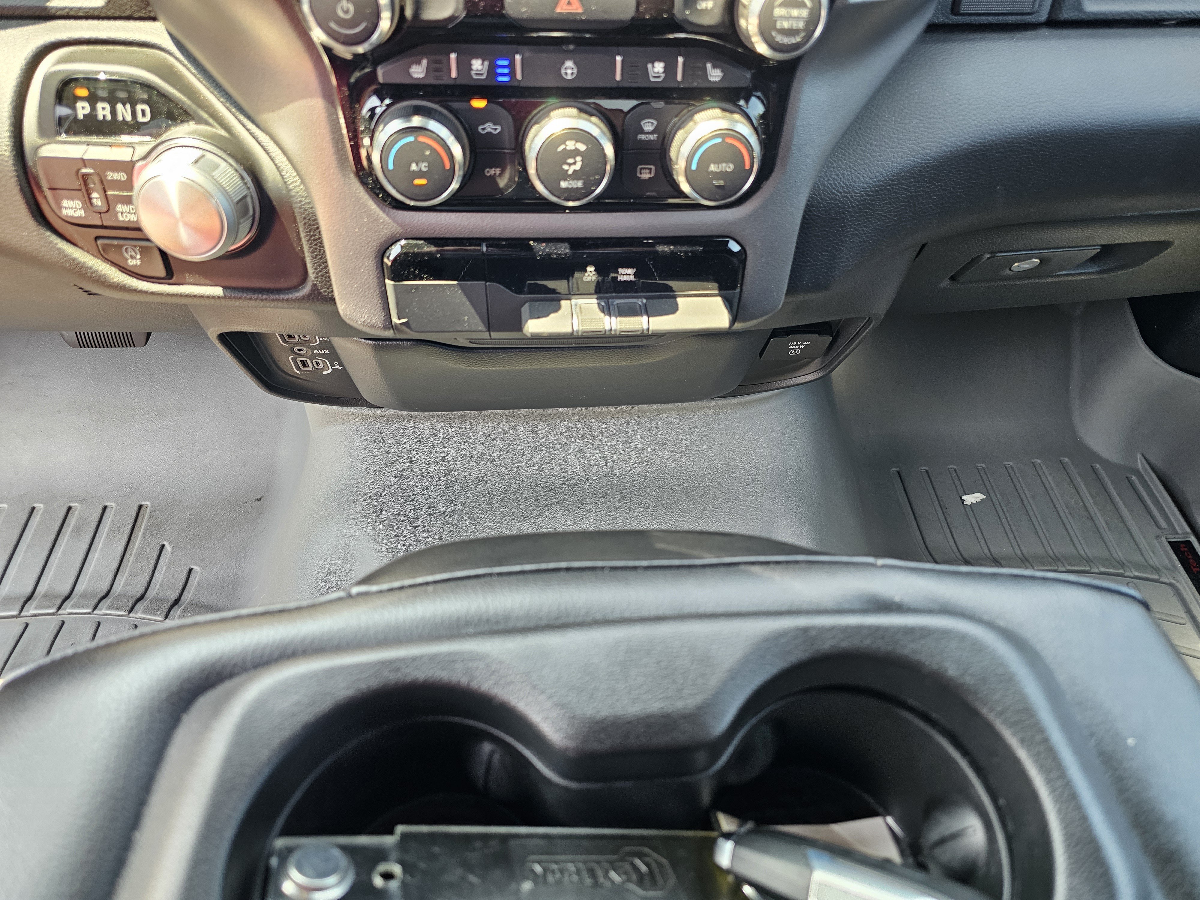 Used 2024 RAM 1500 Laramie AWD/4WD image 28