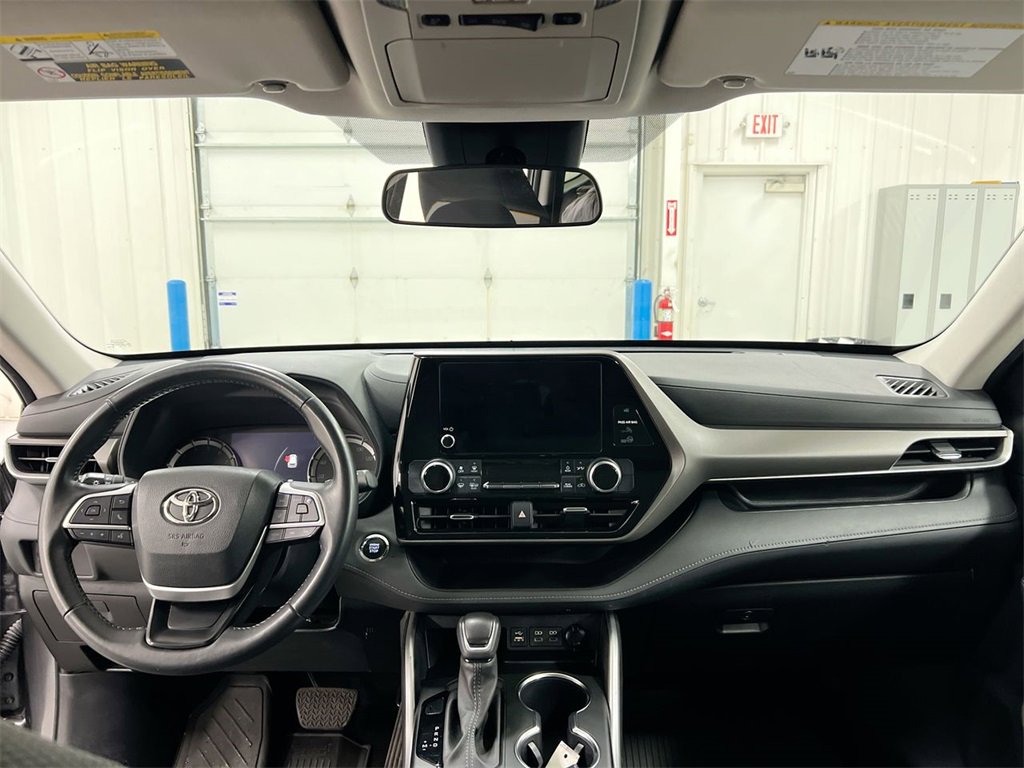 Used 2023 Toyota Highlander LE image 10
