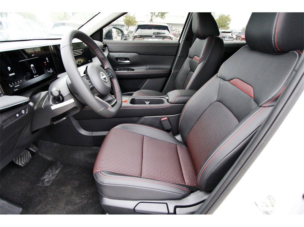 New 2026 Nissan Kicks SR image 6