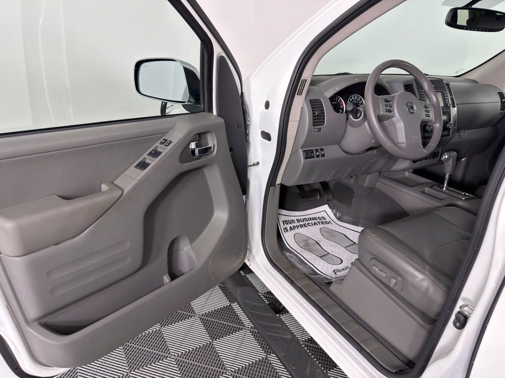 Used 2019 Nissan Frontier SL image 11